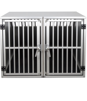 Maatwerk Aluminium Autobench Schuin 2-Vaks met matten en spijlen in de achterwand