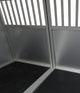 Maatwerk Aluminium Autobench Schuin 2-Vaks met matten en spijlen in de achterwand